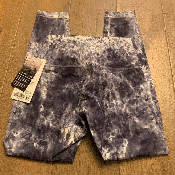 Lululemon Marble Tie-dye Wunder Under Pant 7/8 25” size 4 - Picture 4 of 6